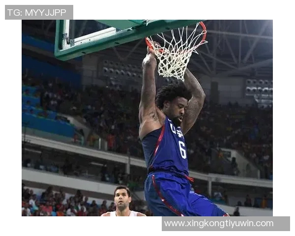 小乔丹内线强势补篮得手并成功加罚展现绝佳状态