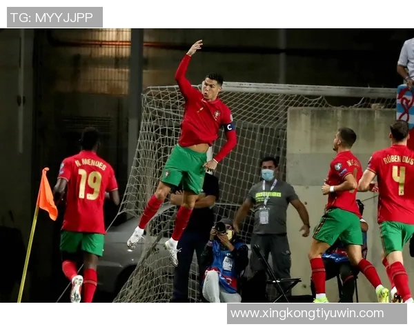 C罗生涯红牌回顾:从U17首红到各大俱乐部与国家队的精彩瞬间